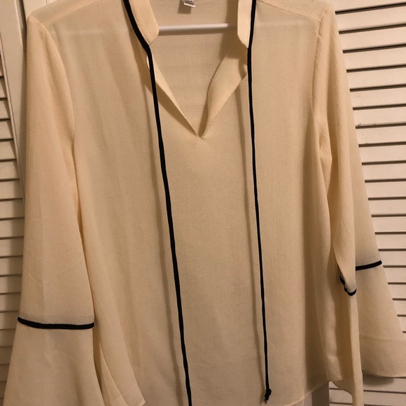 Small Ladies White Shirt - Picture 4 of 6